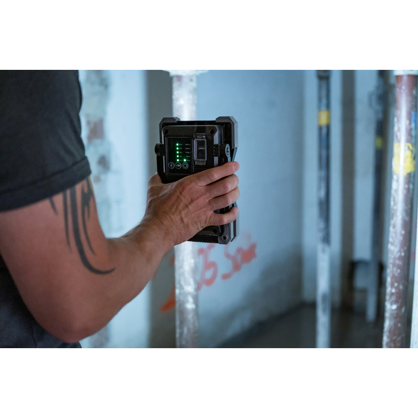 Mobilný nabíjateľný LED reflektor RUFUS 3010 MA