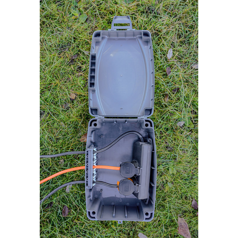 Ochranný exteriérový box IP54 – vonkajšia skrinka na ochranu zásuviek a káblových spojov