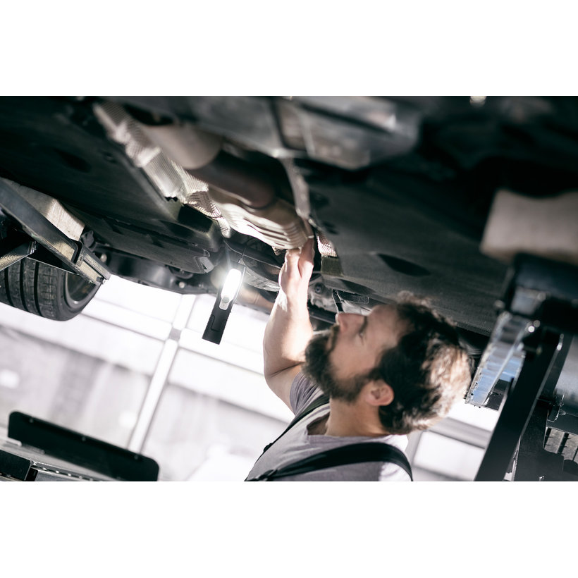 LED ručná dobíjacia lampa HL 201 A