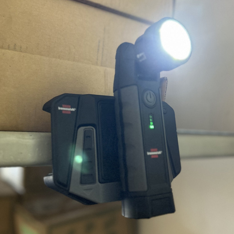 Professional bezdrôtová nabíjacia podložka vrátane kábla USB-C