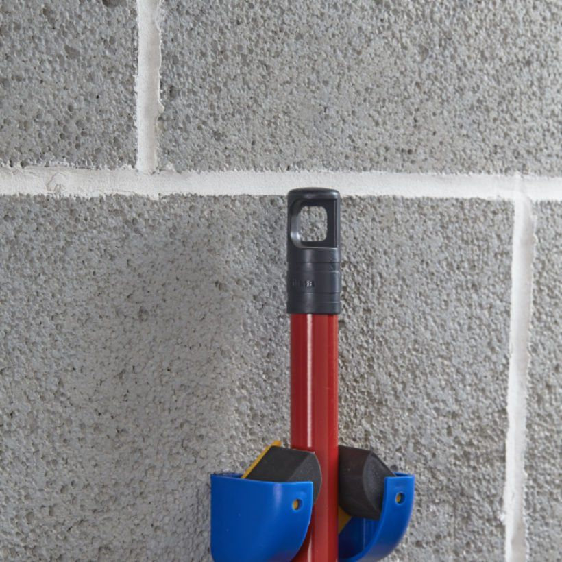 Držiak na metlu trojitý 50cm