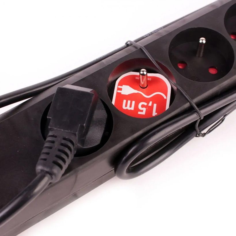 Predlžovací kábel 6-zásuvkový s vypínačom čierny 1,5m