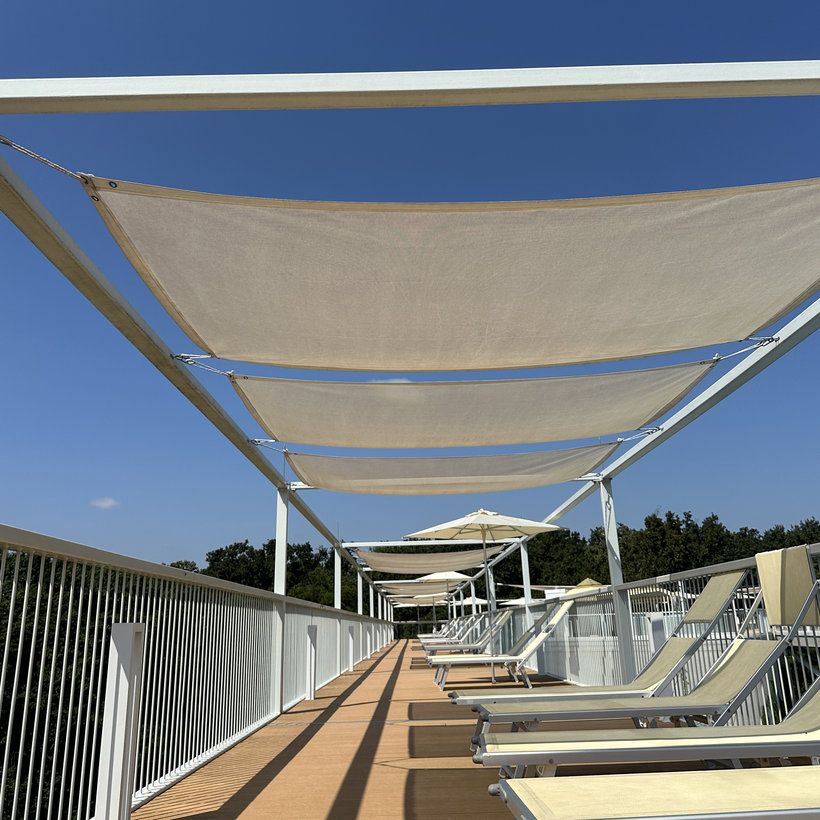 Tieniaca plachta nepremokavá červená 5x5 m