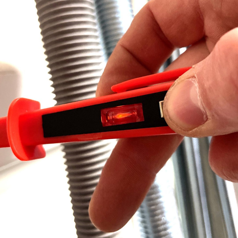 Skúšačka napätia 100-250 V