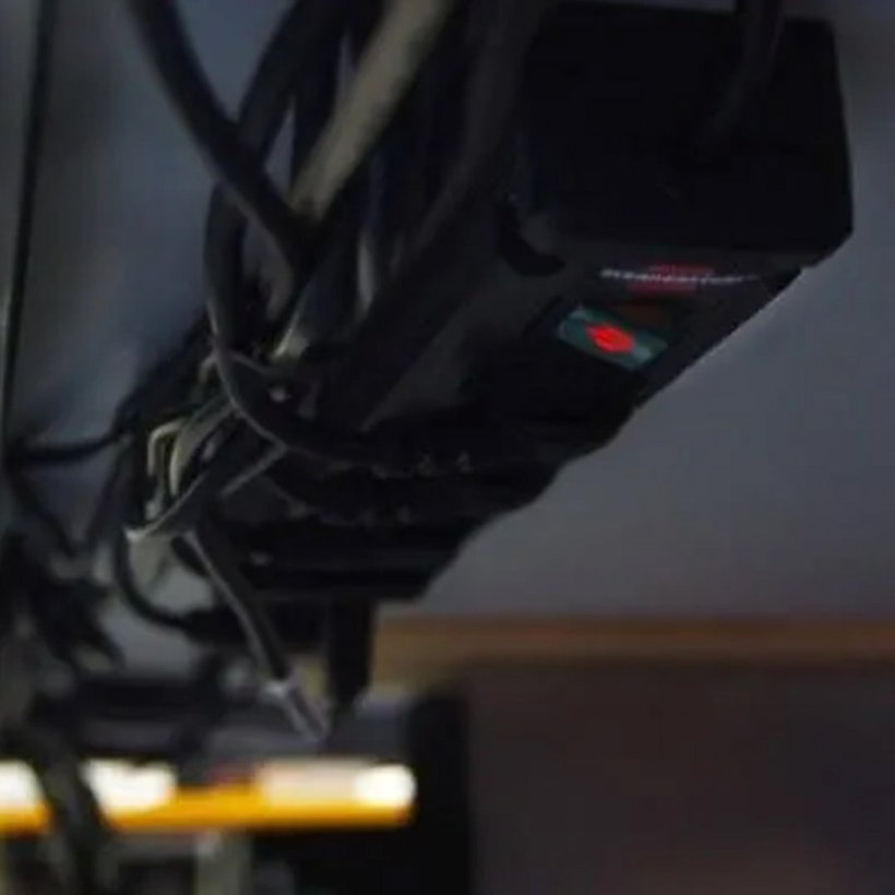 Predlžovačka montovateľná BREMOUNTA 4 zásuvky s vypínačom biela bez kábla