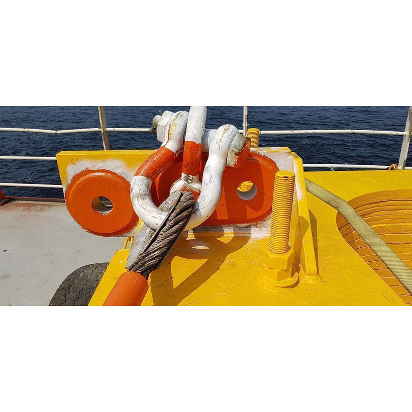 Strmeň pevnostný Tvar D so skrutkou 12T