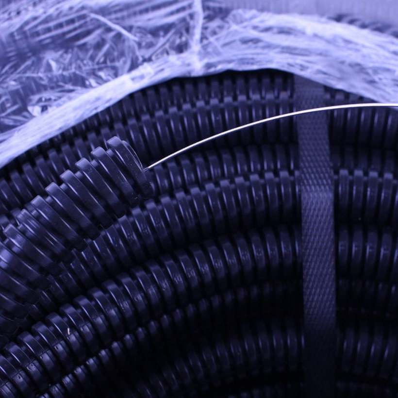 Trubka čierna so zavádzacím perom DX25 25mm