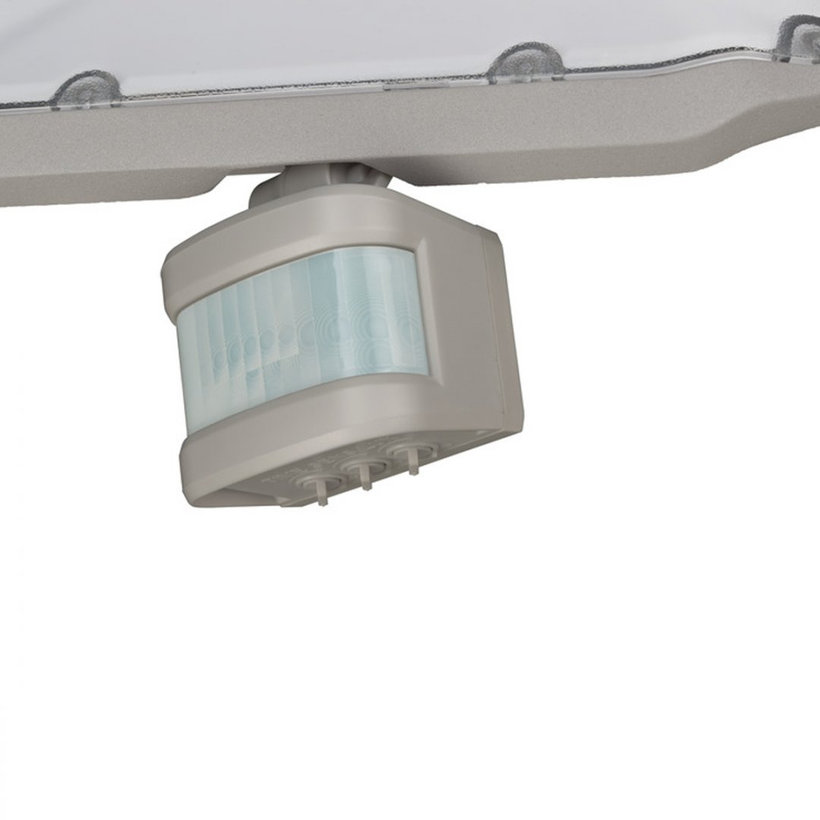 LED reflektor s infračerveným pohybovým snímačom