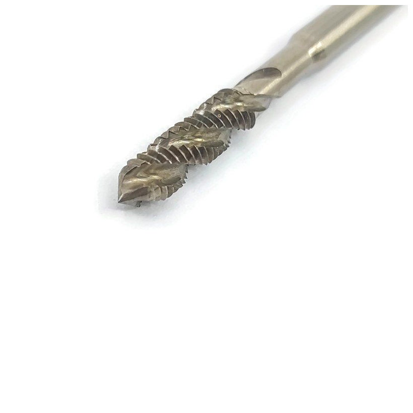 Závitník pre slepé závity M6