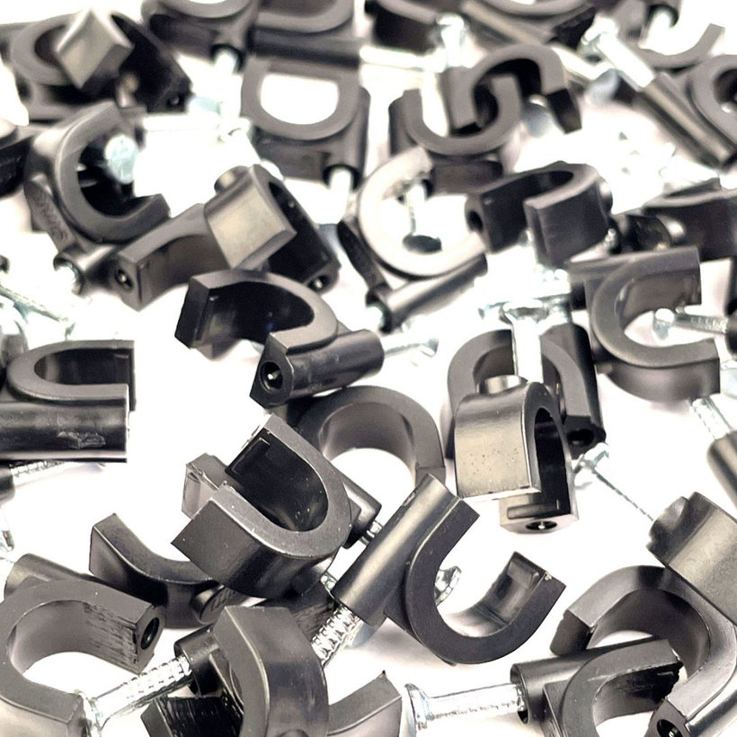 Kabelážna príchytka oválna čierna 4mm