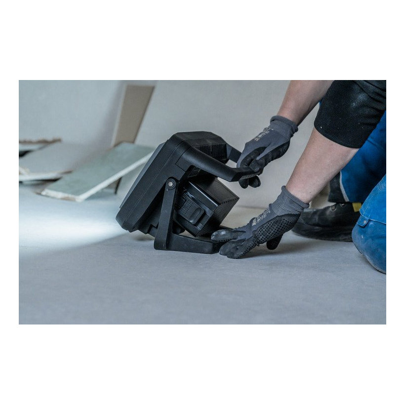 Reflektor LED batériový