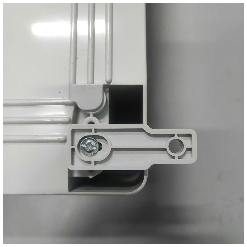 Rozvádzač plastový IP65 180x240x130 mm