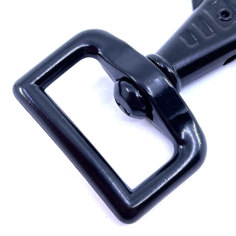 Karabína otočná s prelisom a poistkou čierna 84x25mm