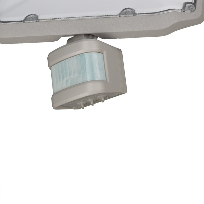 LED reflektor s infračerveným pohybovým snímačom