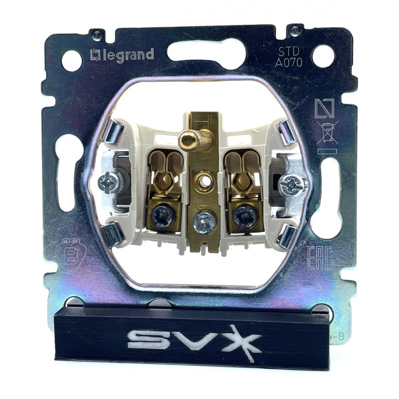 Valena zásuvka s krytom IP44 béžová