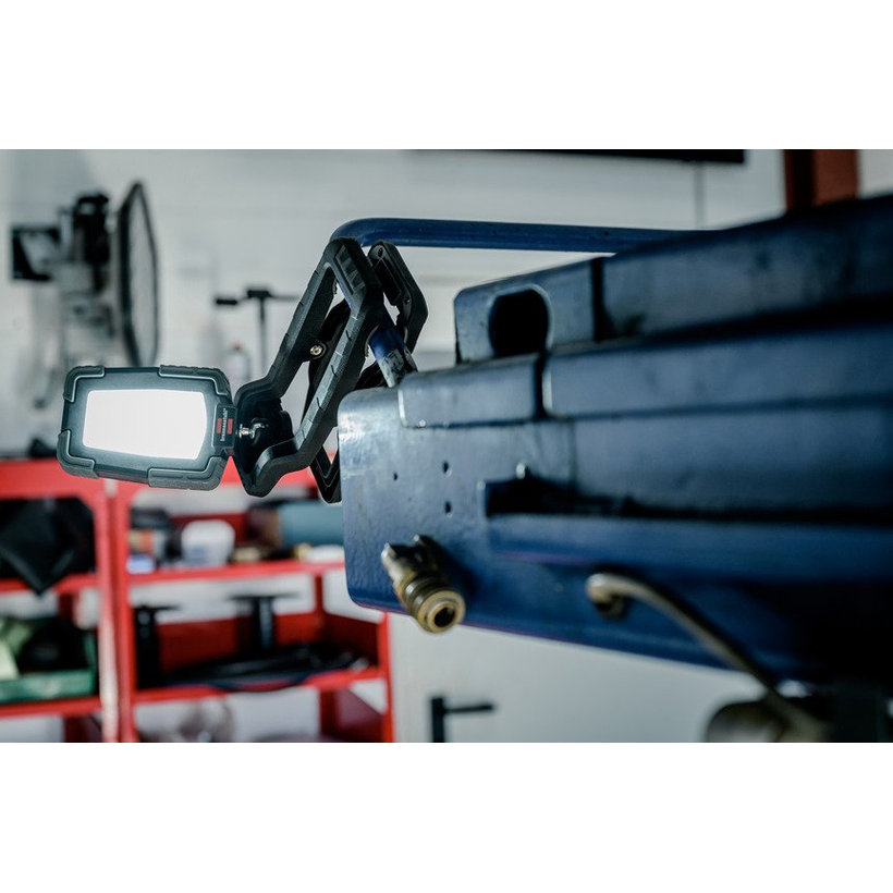 Mobilný LED reflektor batériový CL