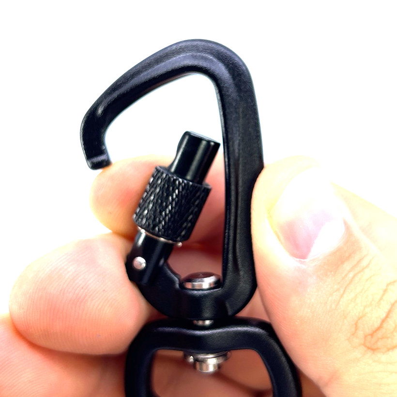 Hliníková karabína so skrutkou 69mm - čierna