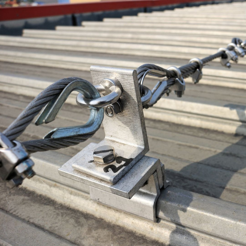 Závesné oko DIN 580 pozinkované M16