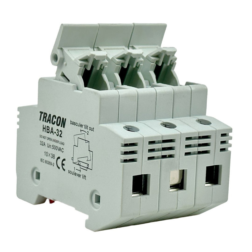 Poistkový odpínač trojpólový