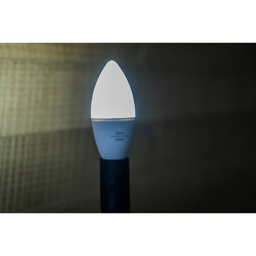 LED žiarovka smart E14