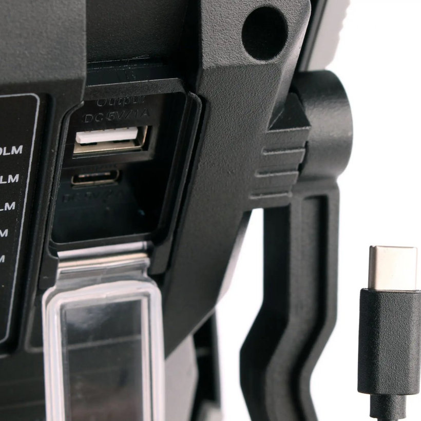 Mobilný nabíjateľný LED reflektor RUFUS 3020 MA s farebným podaním