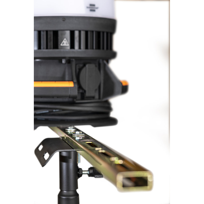 LED stavebný reflektor ORUM 360° – 97 W, 12 600 lm, IP54