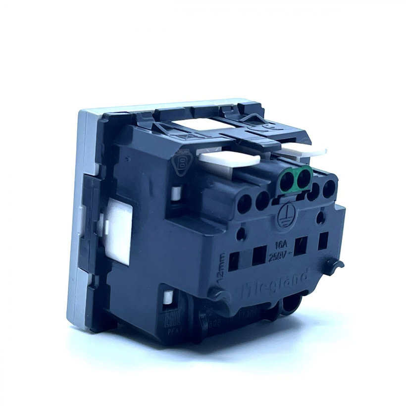 Mosaic 1-zásuvka hliník