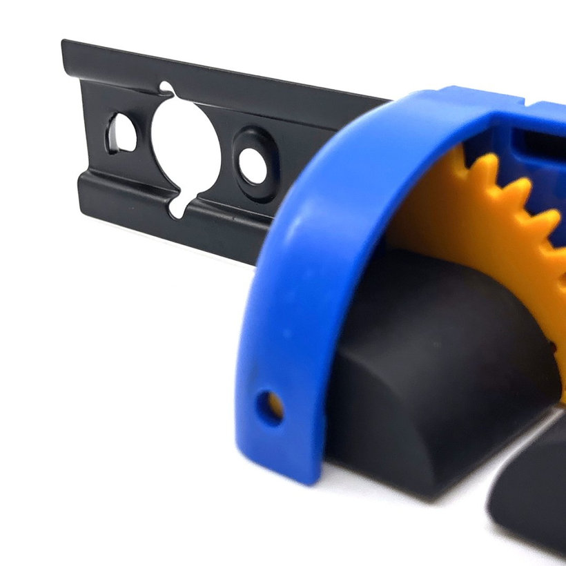 Držiak na metlu trojitý 50cm