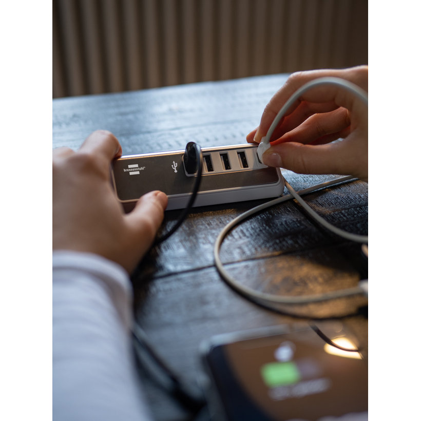 Rohová nerezová USB stanica 4× USB-A + USB-C 1,5m - 1508230