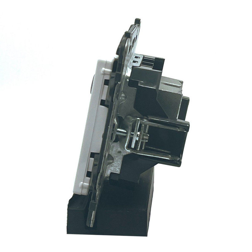 Valena LIFE TV-RD-SAT priebežná zásuvka biela