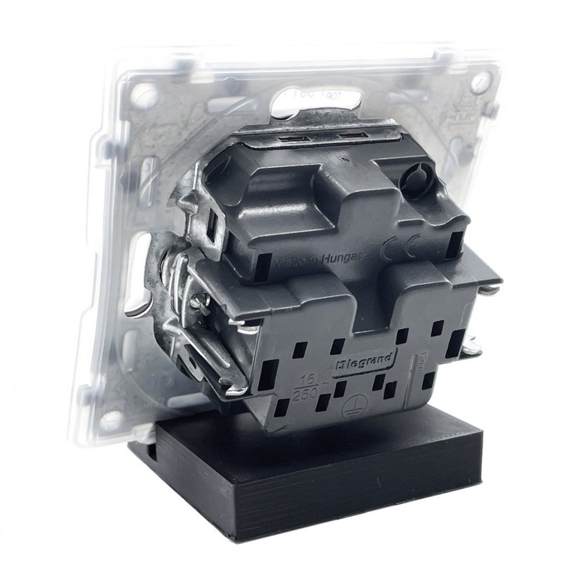 Valena LIFE 1-zásuvka s krytom IP44 biela