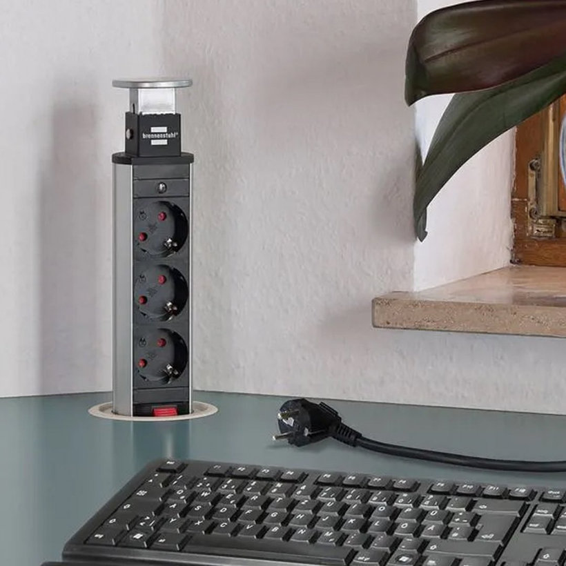 Inovatívna stolová zásuvka Tower Power 3 zásuvky 2m