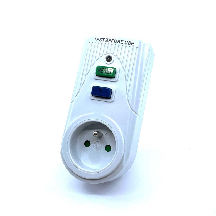 Zásuvkový adaptér s prúdovým chráničom 16A