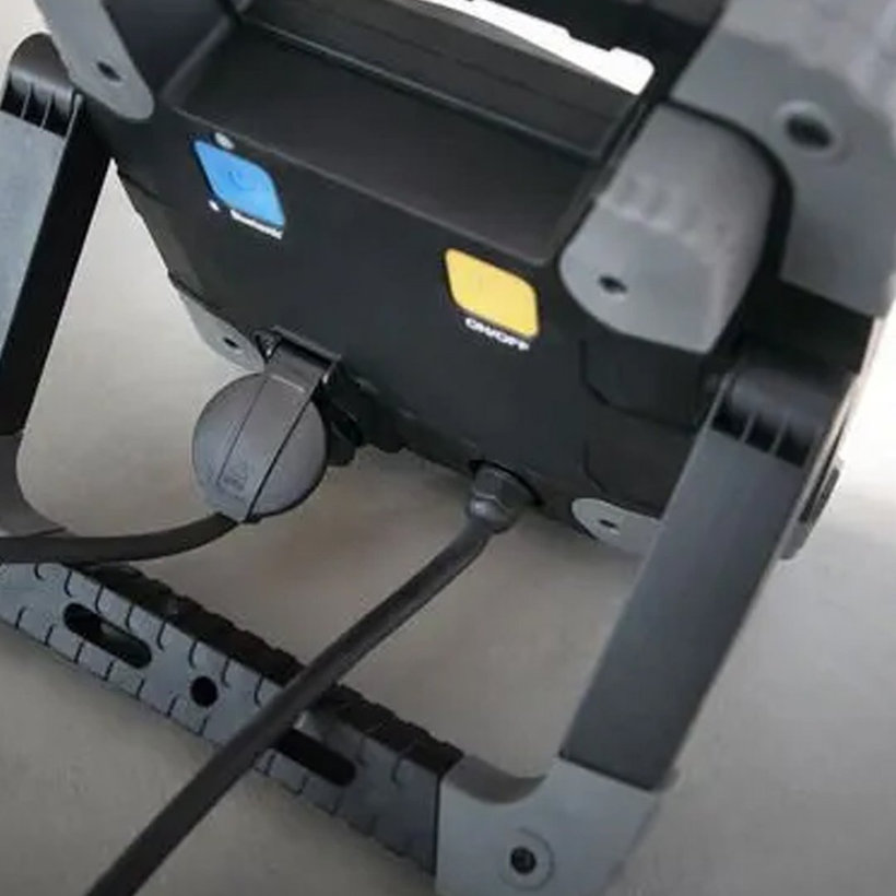 Prenosný LED reflektor TORAN