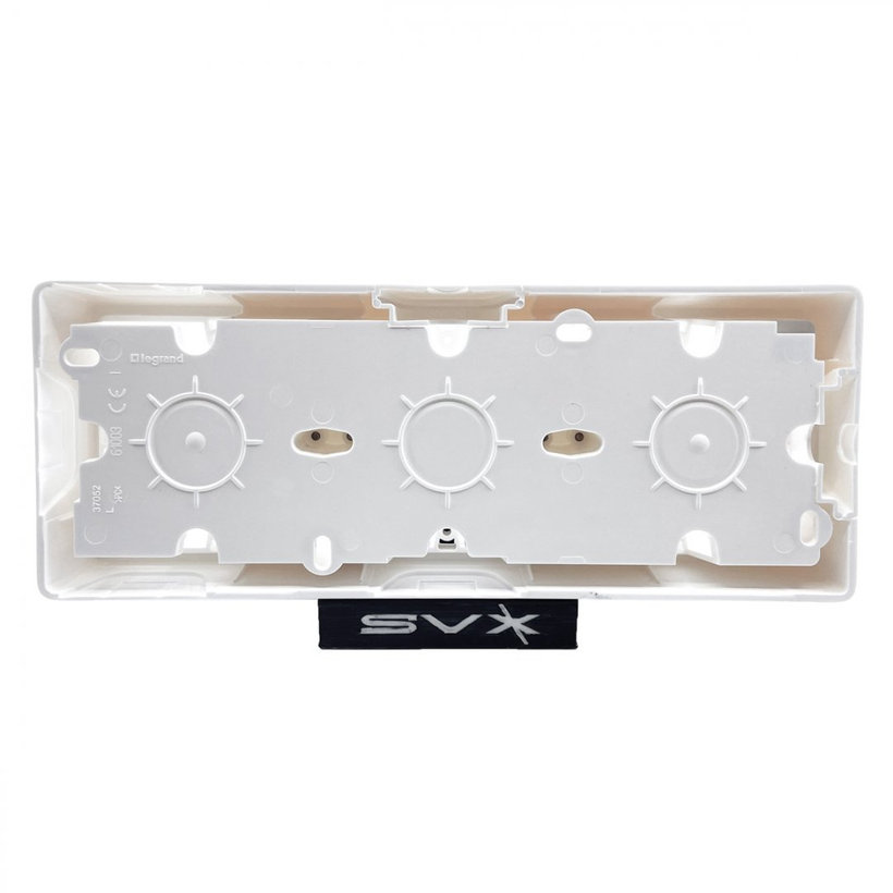 Valena 3 krabica na omietku biela