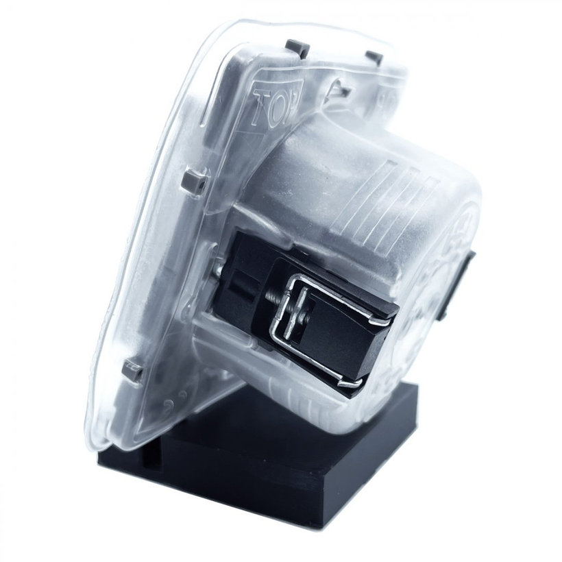 Niloé zásuvka biela s krytom IP44