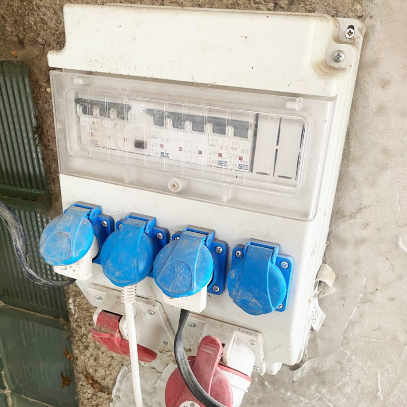 Zásuvková ROS 11/x-21 rozvodnica neistená