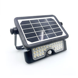 LED reflektor so solárnym panelom a snímačom pohybu